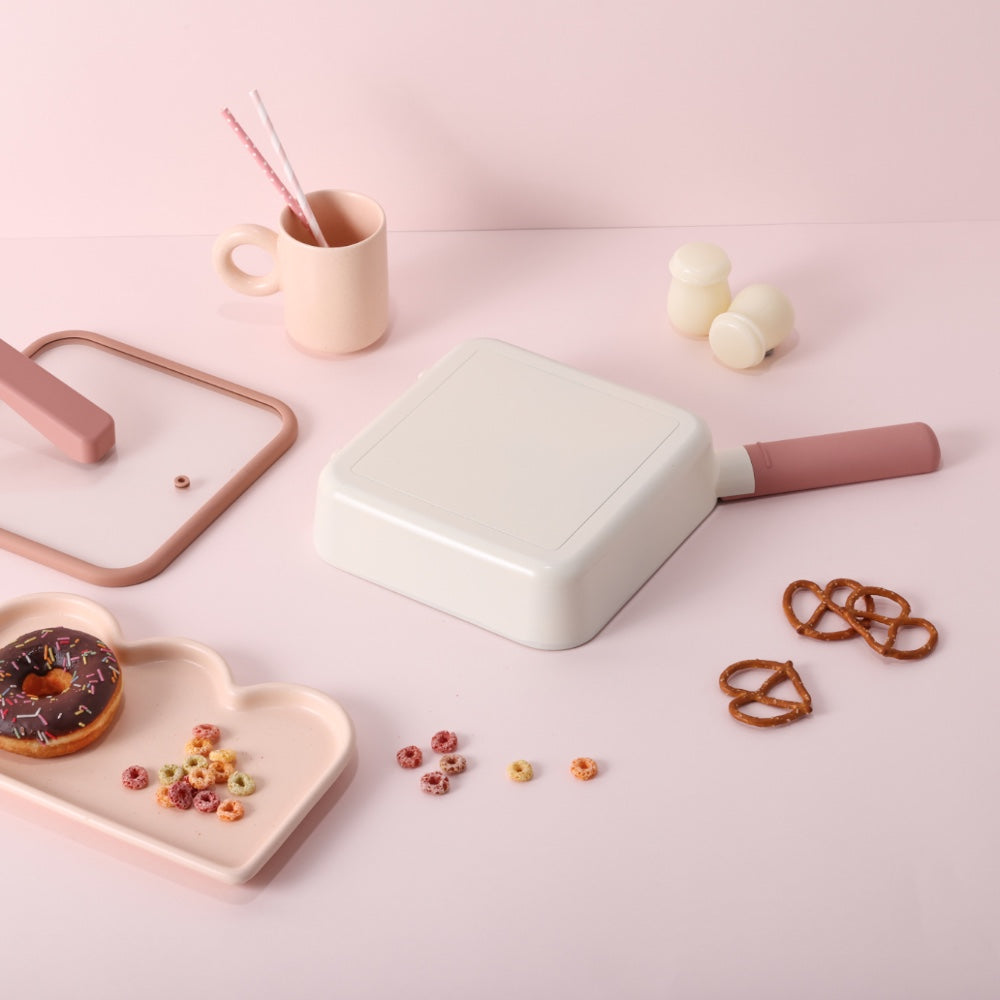 Neoflam Pippi 21cm pan with stand alon lid Induction ready Peach